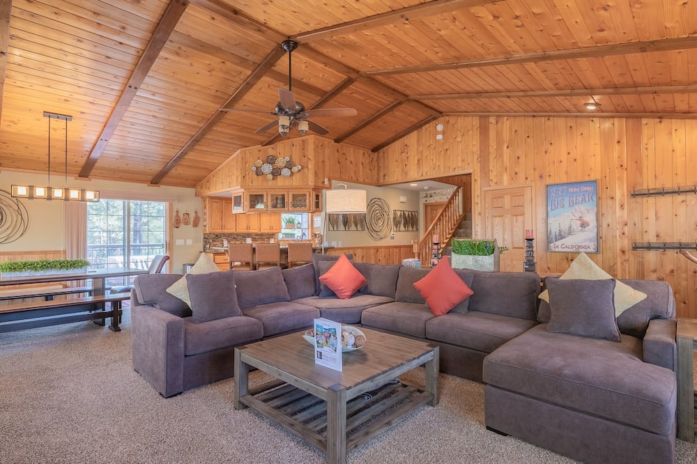Photo of Livingroom in Eagle Mountain Estates