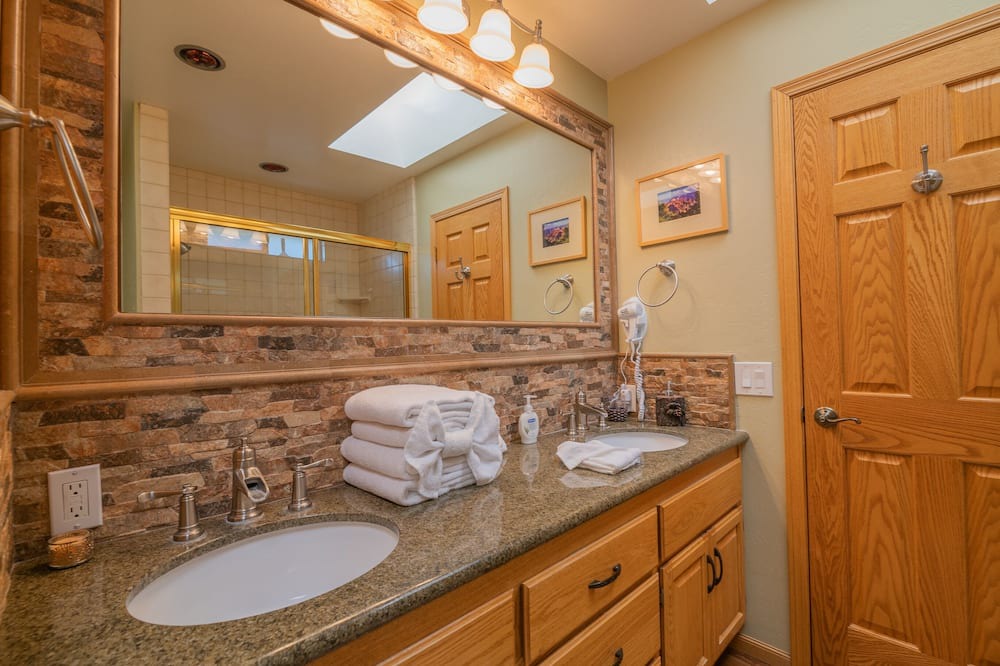 Photo of Bathroom in Eagle Mountain Estates