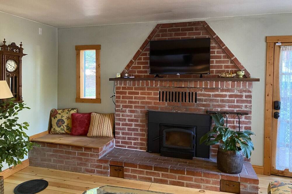 Photo of Livingroom in Crestline