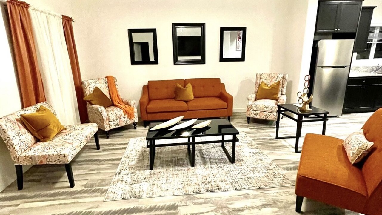 Photo of Livingroom in Pumpkin Center