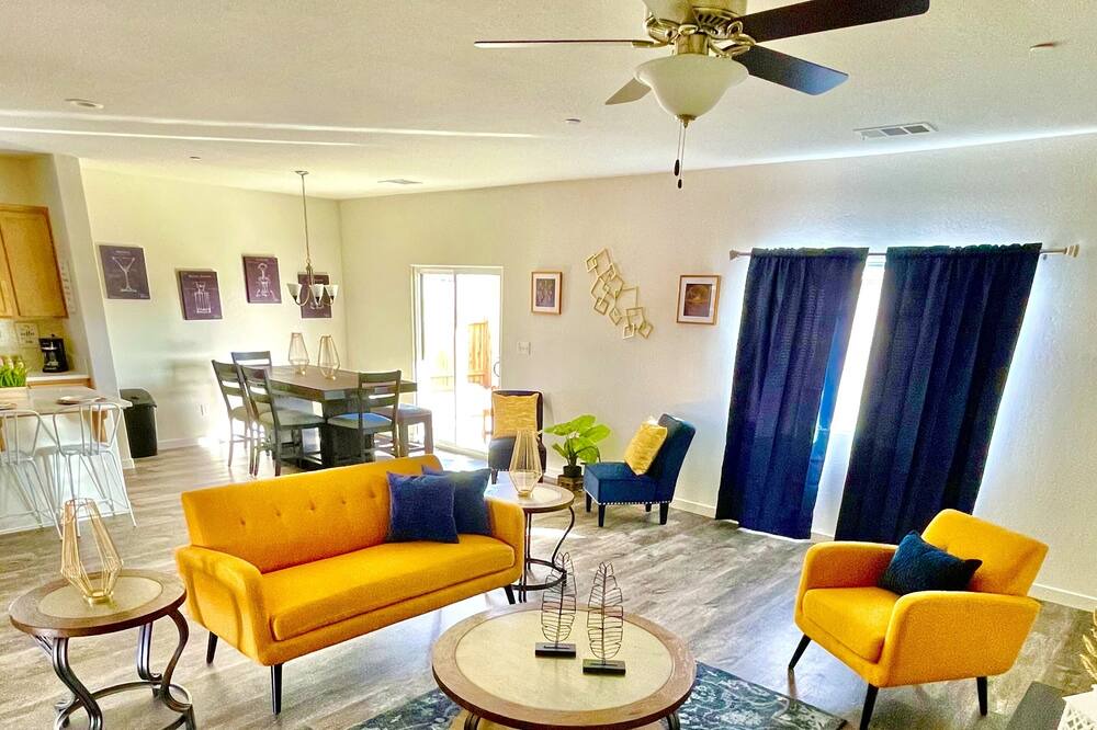 Photo of Livingroom in Pumpkin Center