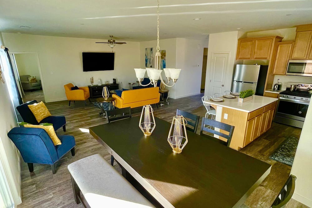 Photo of Livingroom in Pumpkin Center