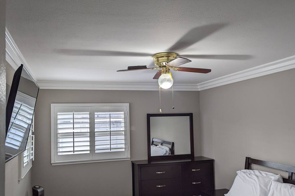 Photo of Bedroom in Santa Paula