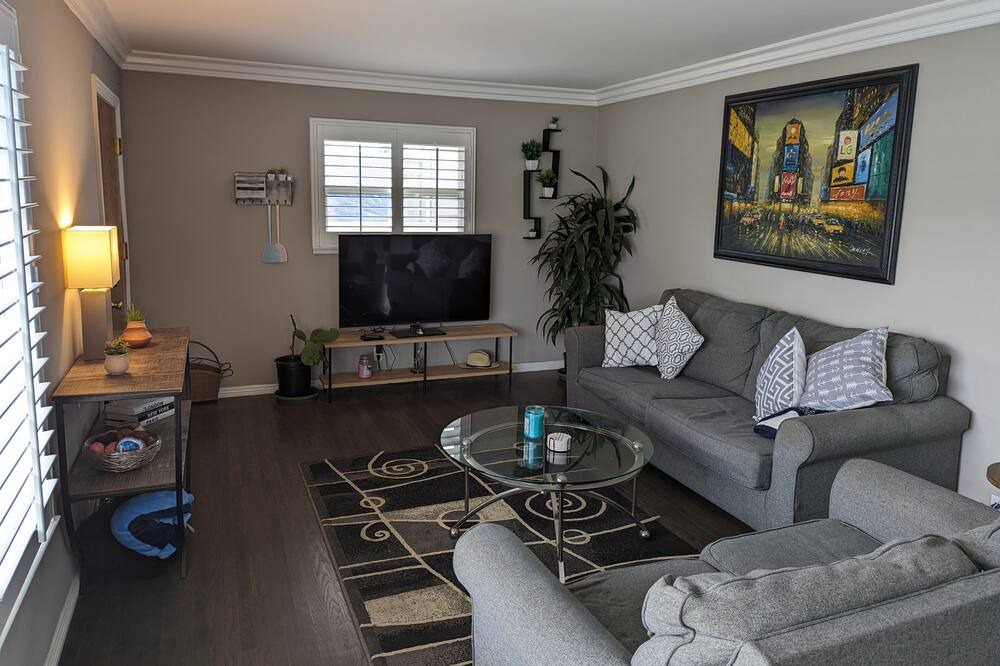 Photo of Livingroom in Santa Paula