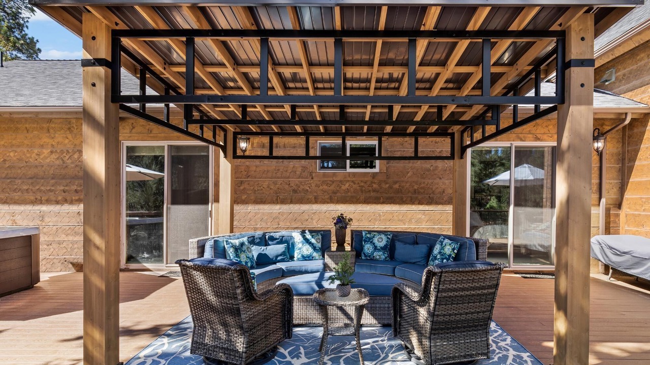 Photo of Outdoor in Meadowbrook Estates