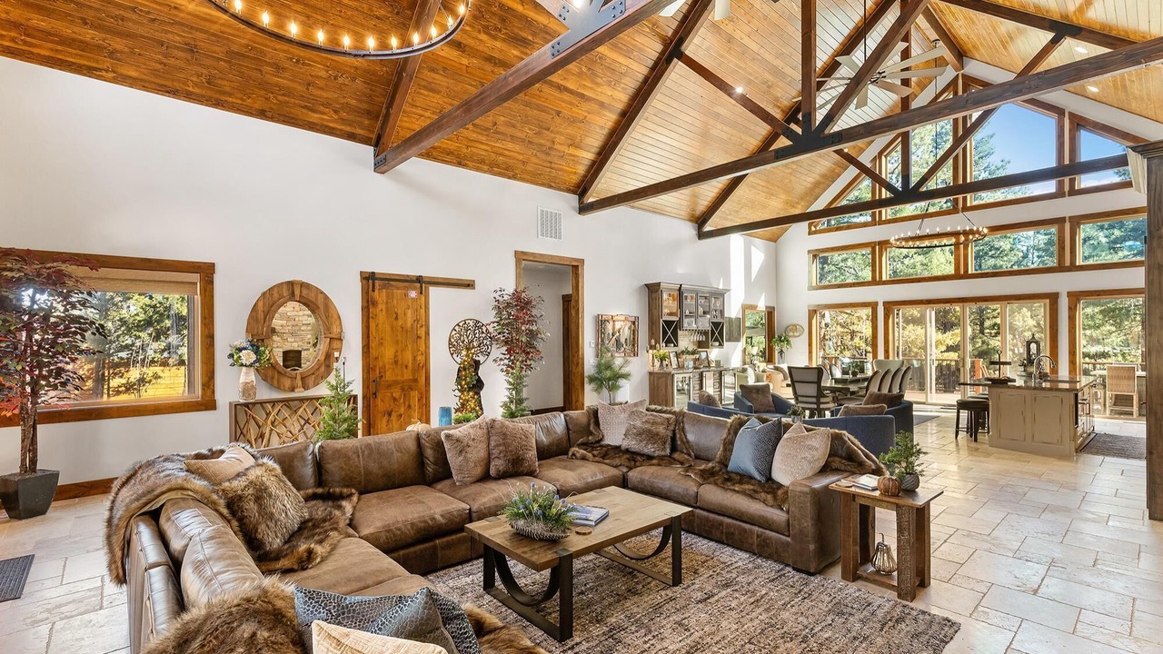 Photo of Livingroom in Meadowbrook Estates