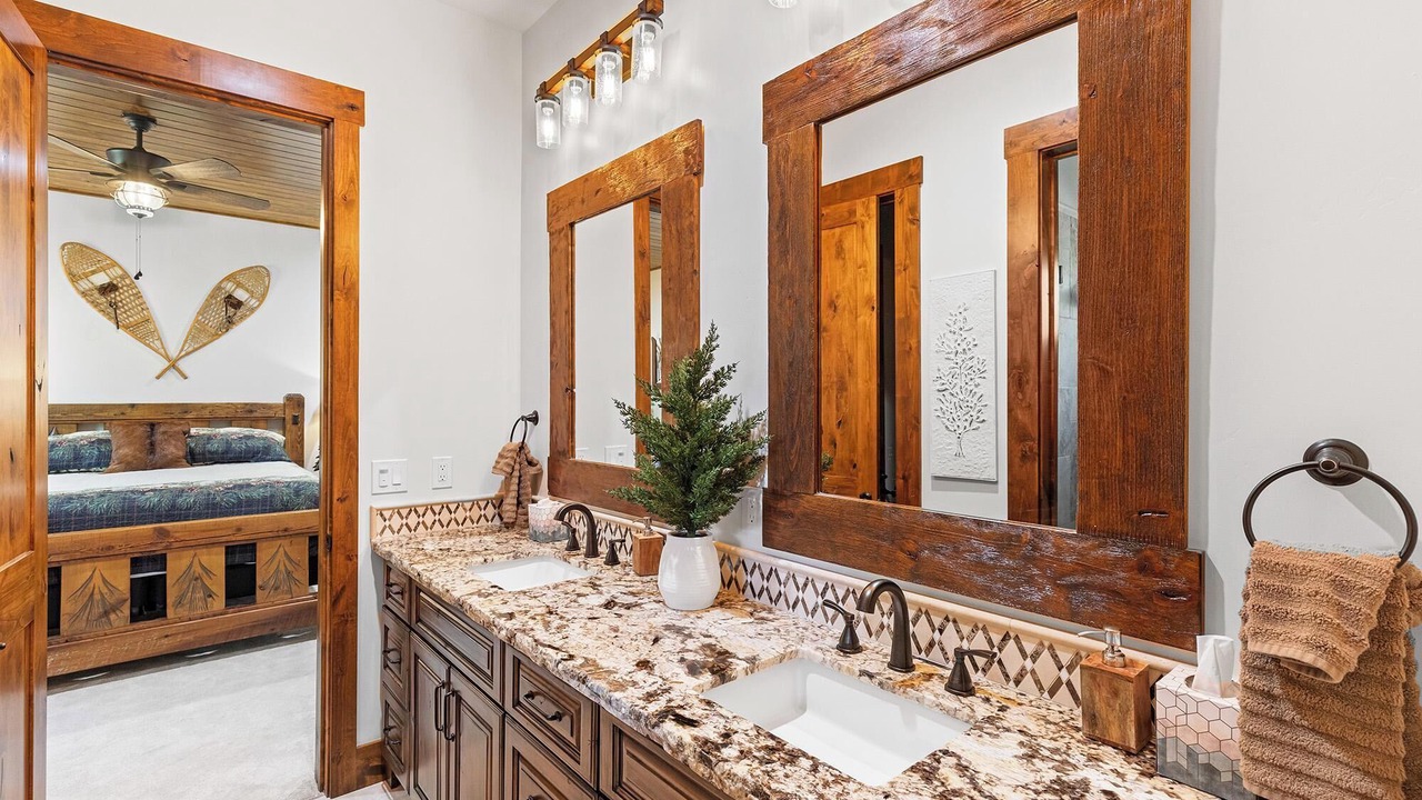 Photo of Bathroom in Meadowbrook Estates