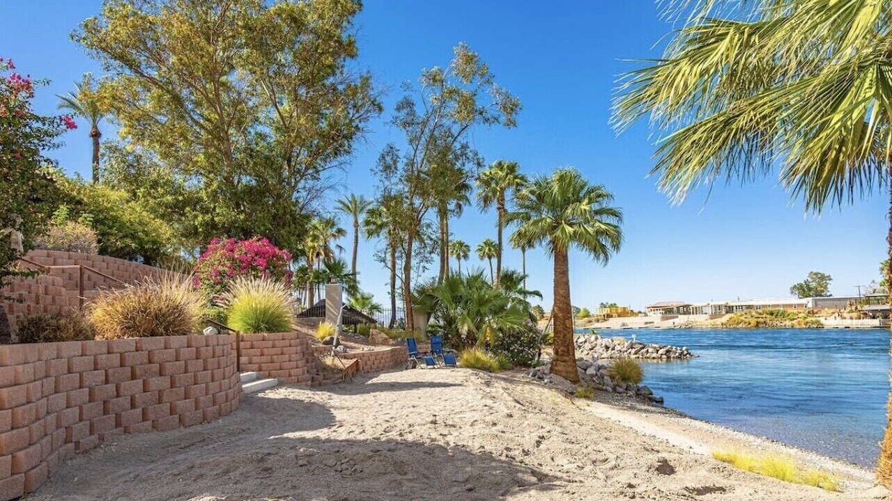 Photo of Outdoor in Needles