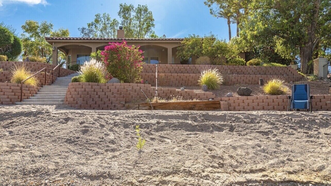 Photo of Outdoor in Needles