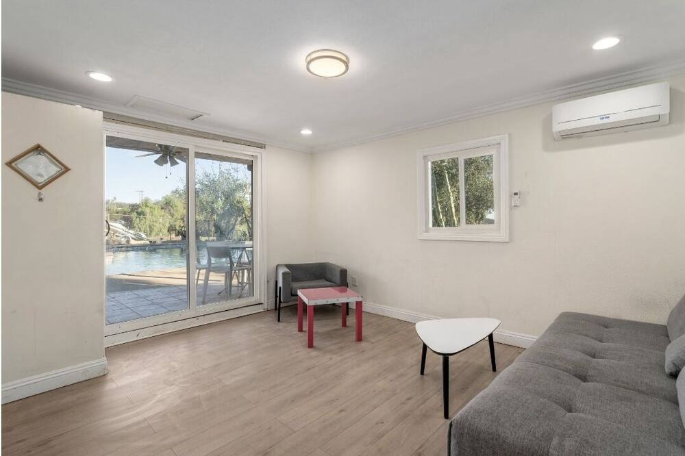 Photo of Livingroom in Los Angeles County