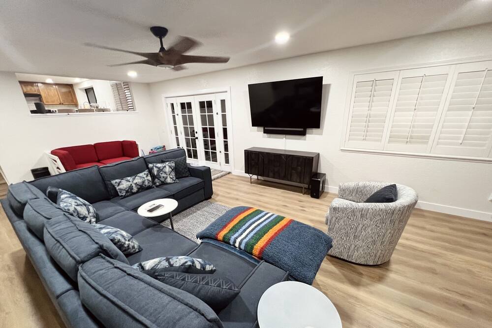 Photo of Livingroom in Upland