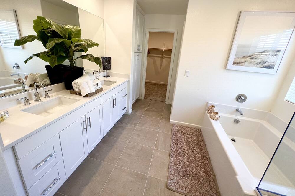 Photo of Bathroom in Moreno Valley