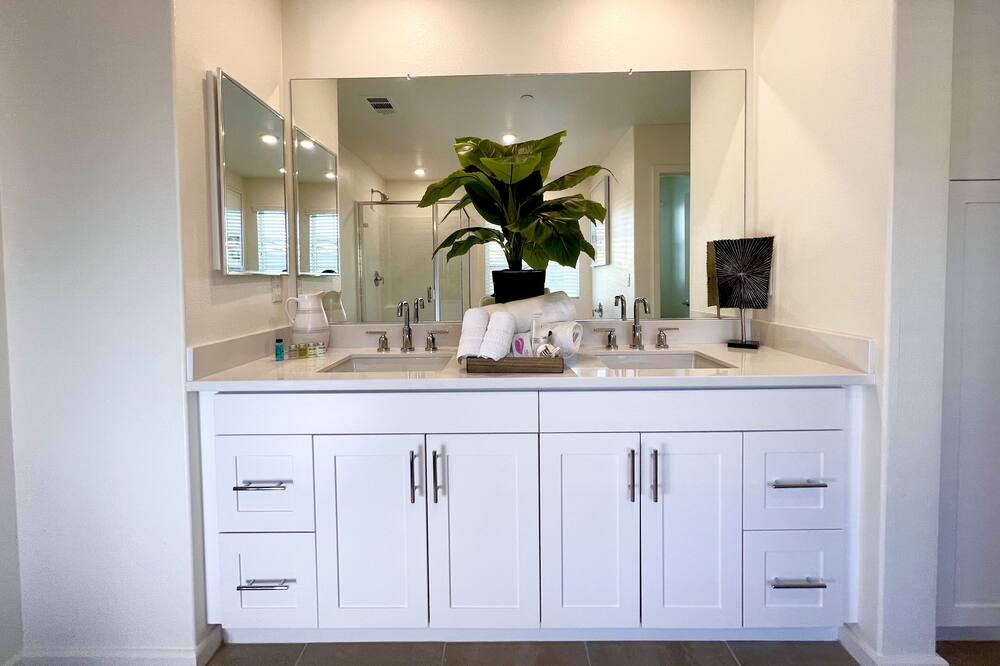 Photo of Bathroom in Moreno Valley
