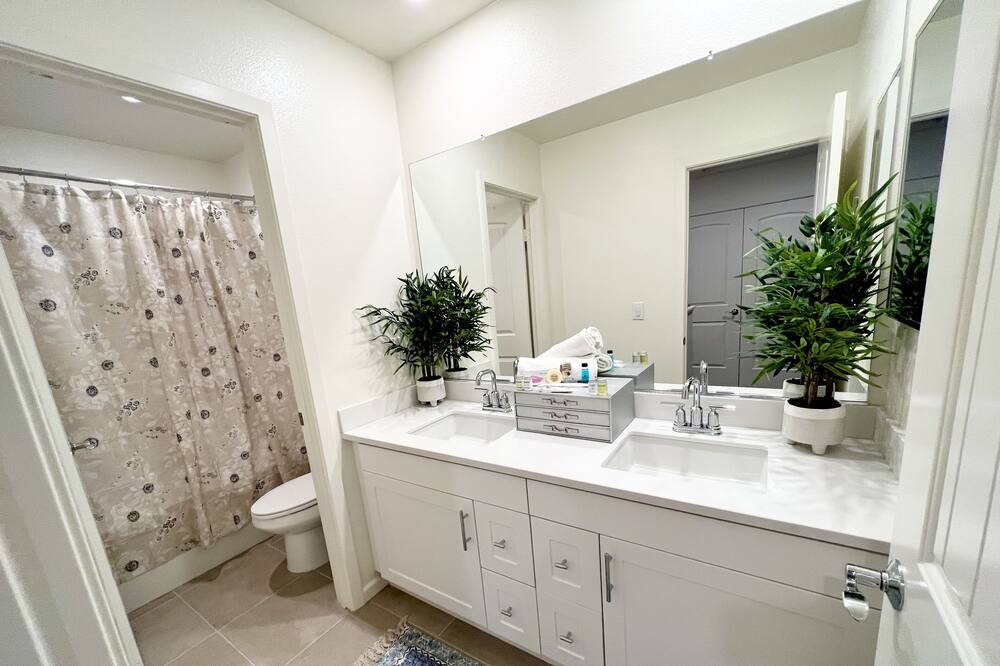 Photo of Bathroom in Moreno Valley