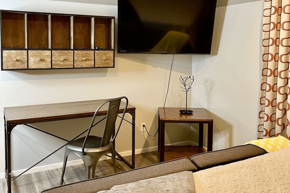 Photo of Bedroom in Jurupa Valley