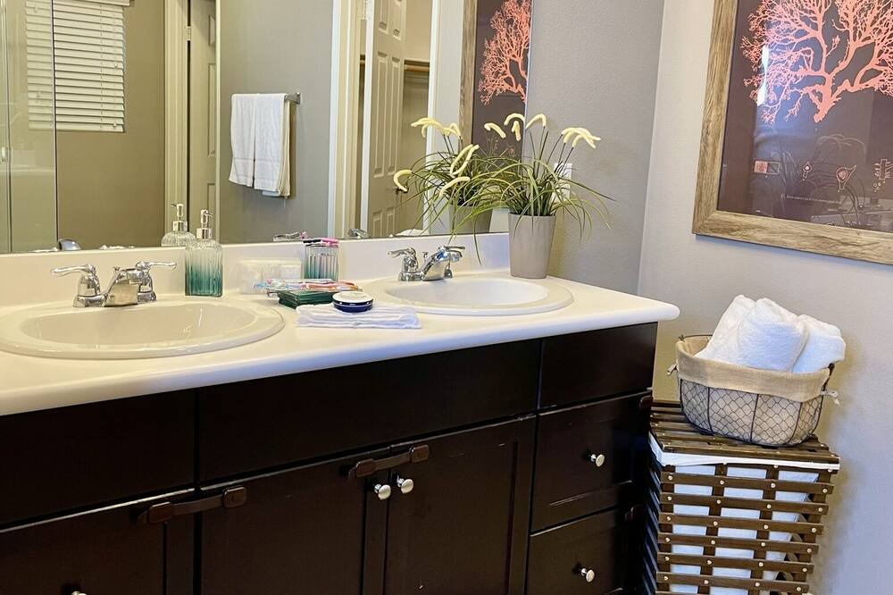 Photo of Bathroom in Jurupa Valley