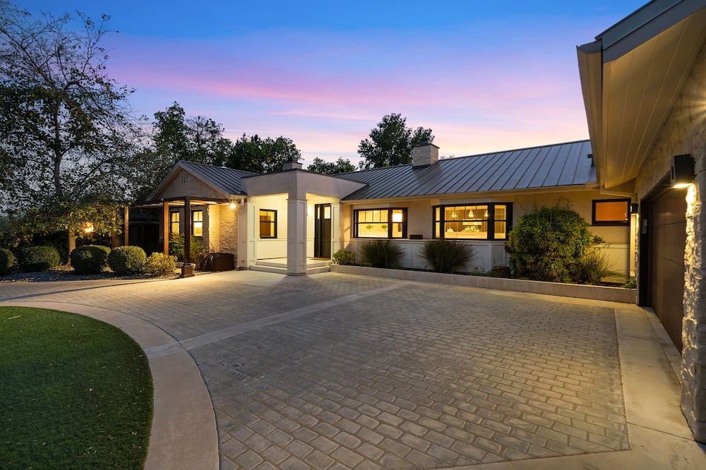 Photo of Outdoor in Northridge