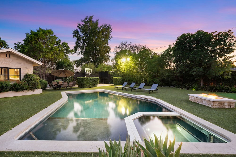 Photo of Outdoor in Northridge