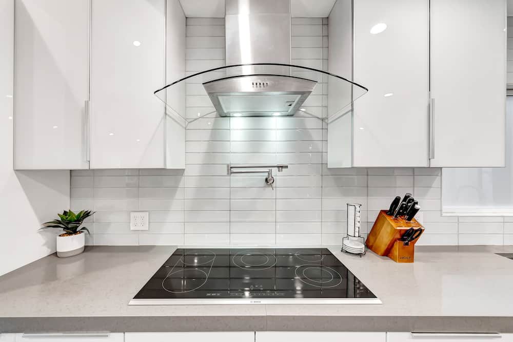 Photo of Kitchen in Valley Glen