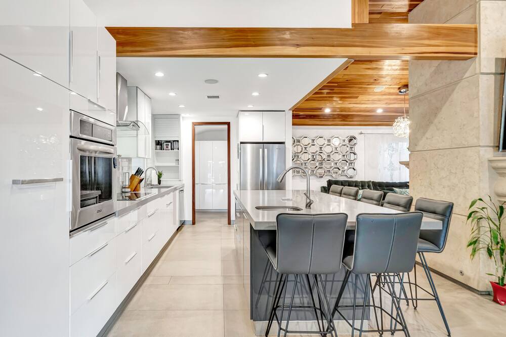 Photo of Kitchen in Valley Glen