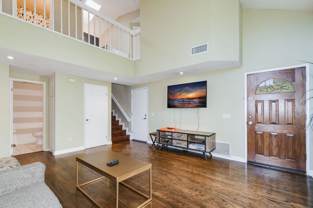 Photo of Livingroom in Chino Hills