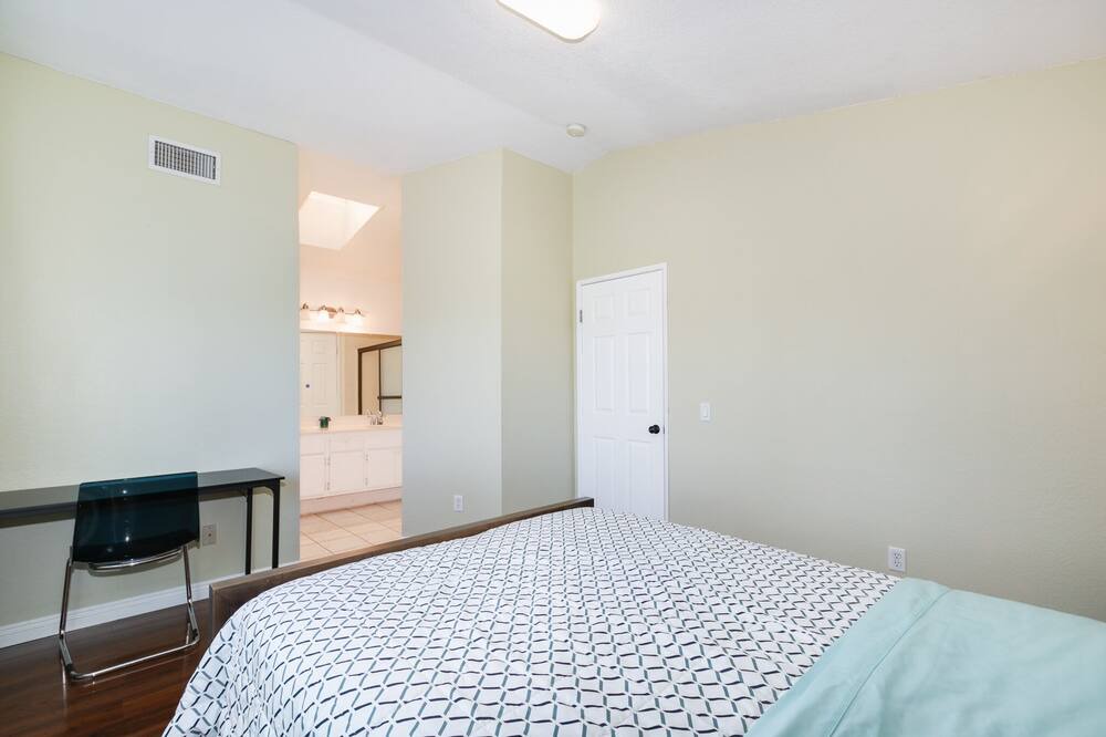 Photo of Bedroom in Chino Hills