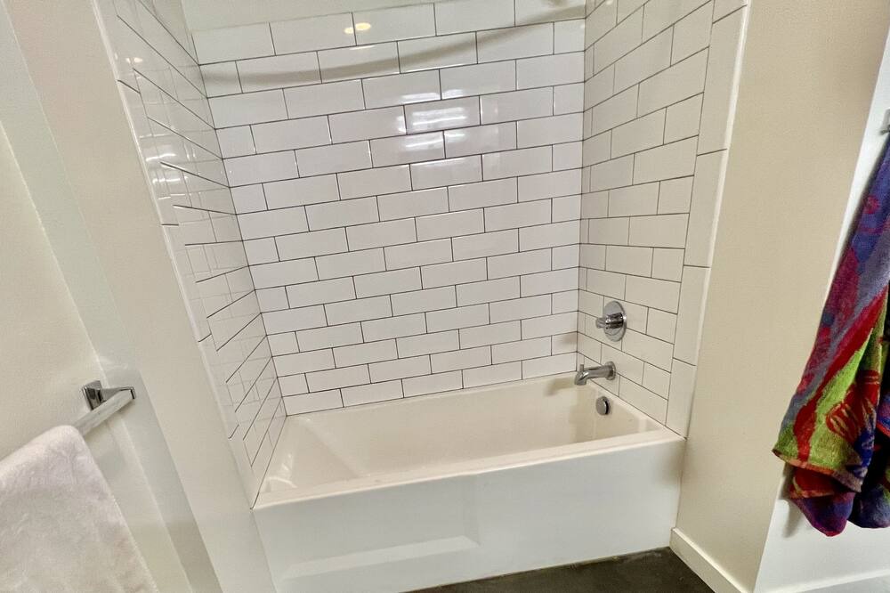 Photo of Bathroom in Los Angeles