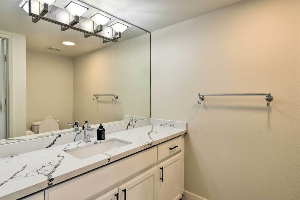 Photo of Bathroom in Vista Las Palmas