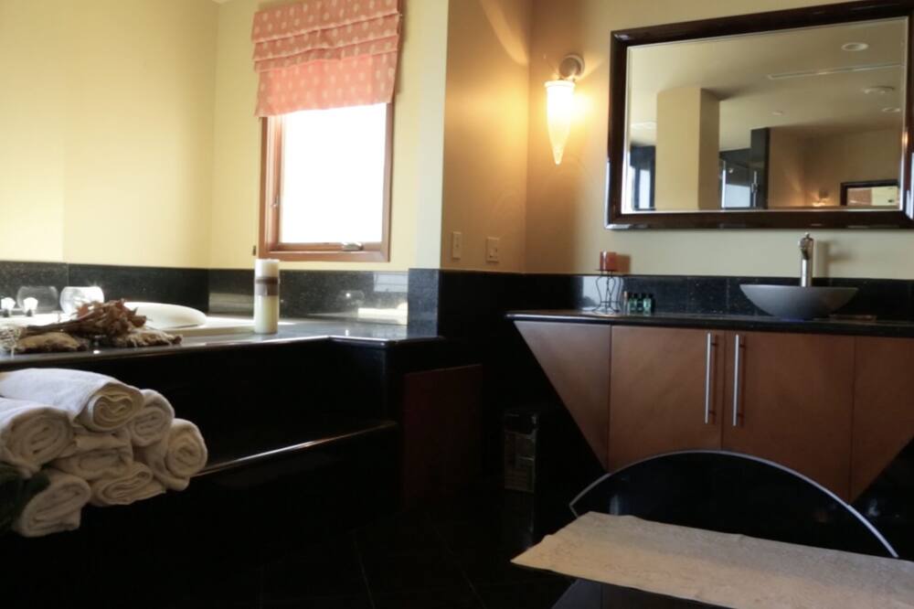 Photo of Bathroom in Hidden Hills