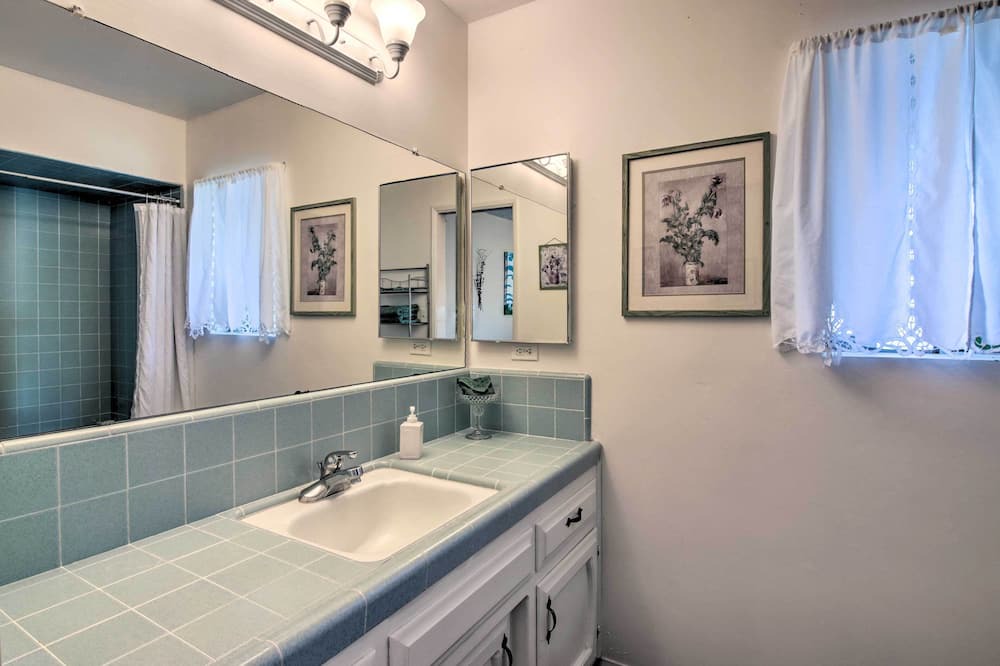 Photo of Bathroom in Bakersfield