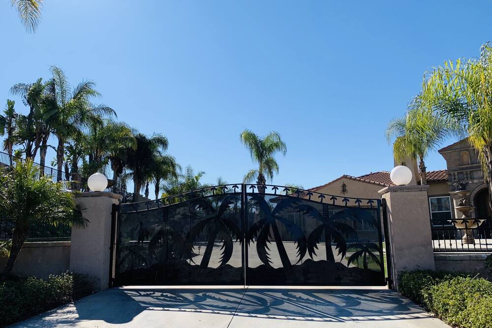 Photo of Outdoor in Alessandro Heights