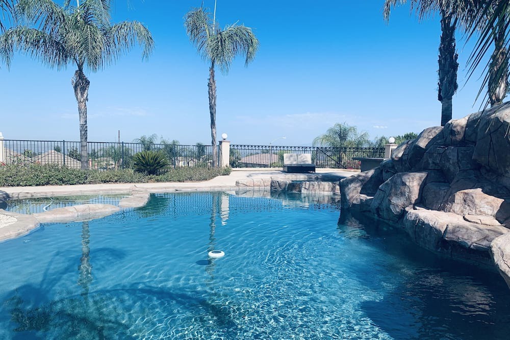 Photo of Outdoor in Alessandro Heights