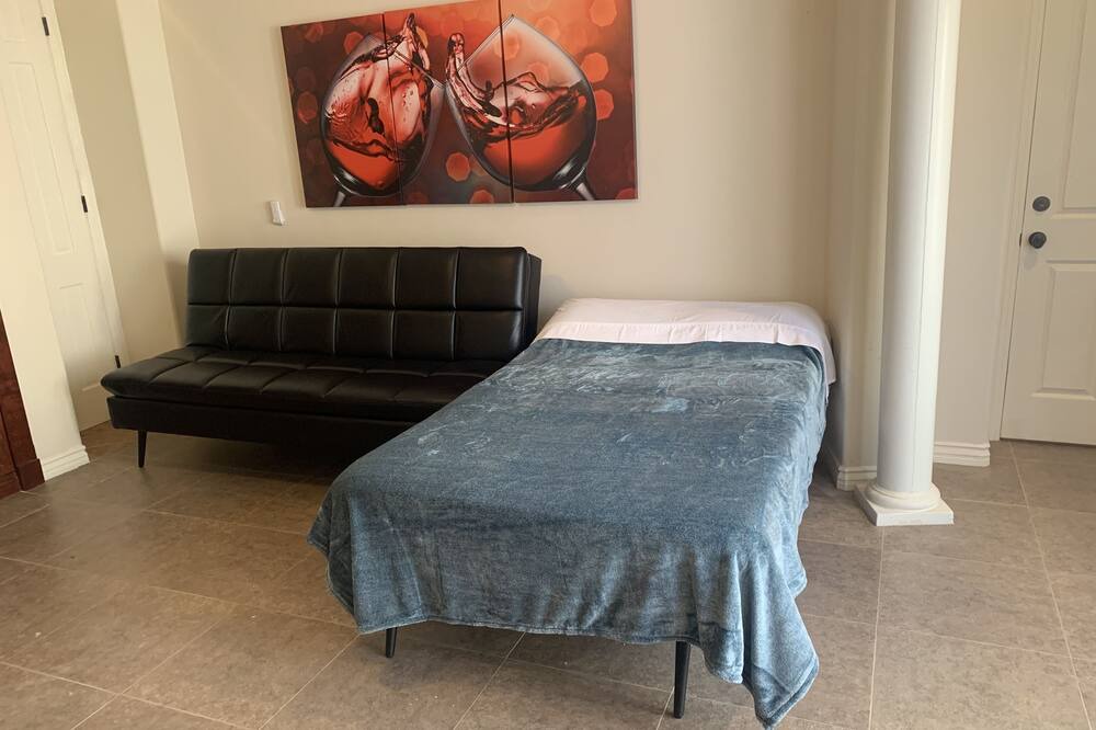Photo of Bedroom in Alessandro Heights