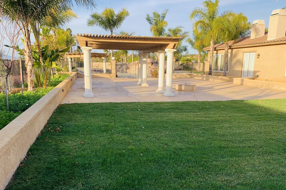 Photo of Outdoor in Alessandro Heights