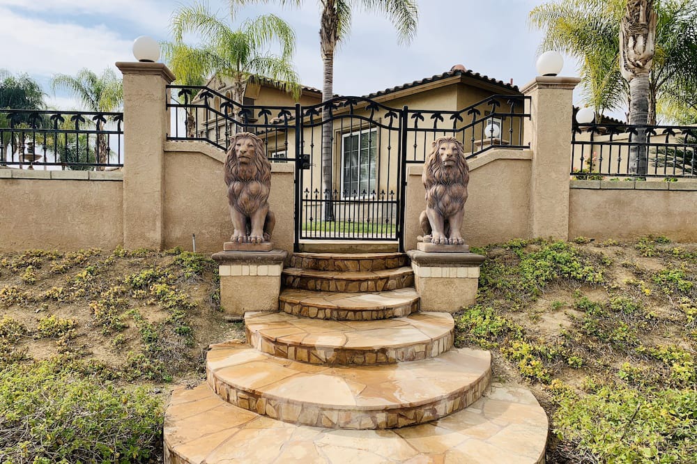 Photo of Outdoor in Alessandro Heights