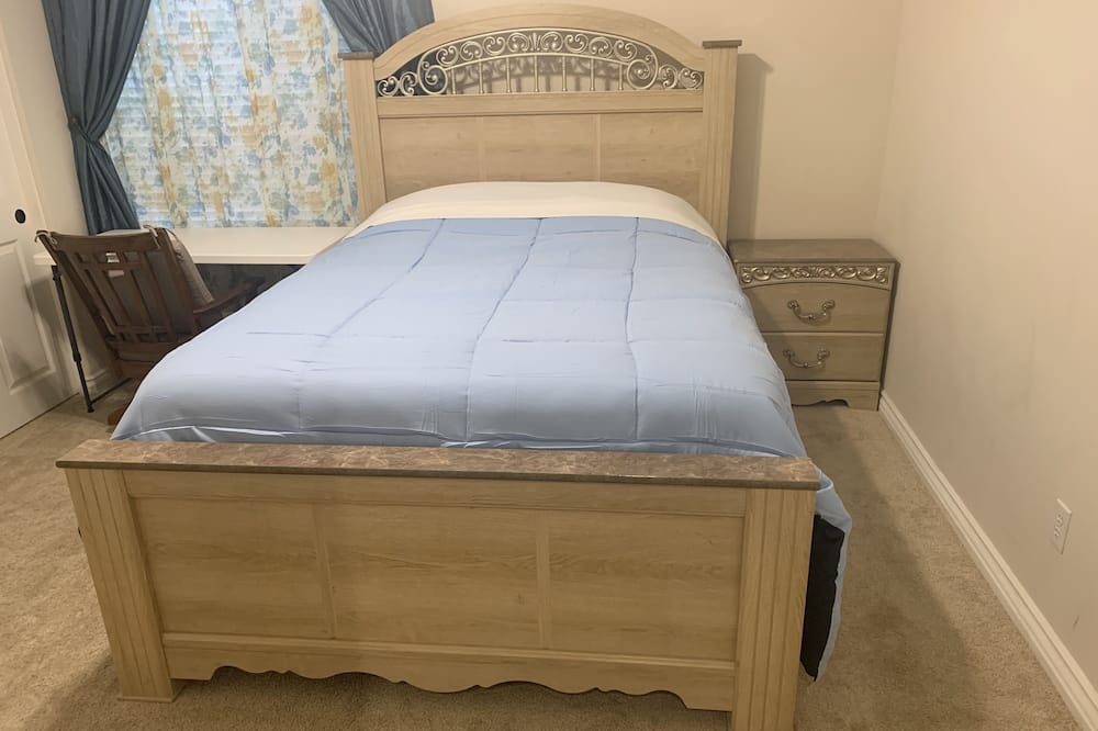 Photo of Bedroom in Alessandro Heights