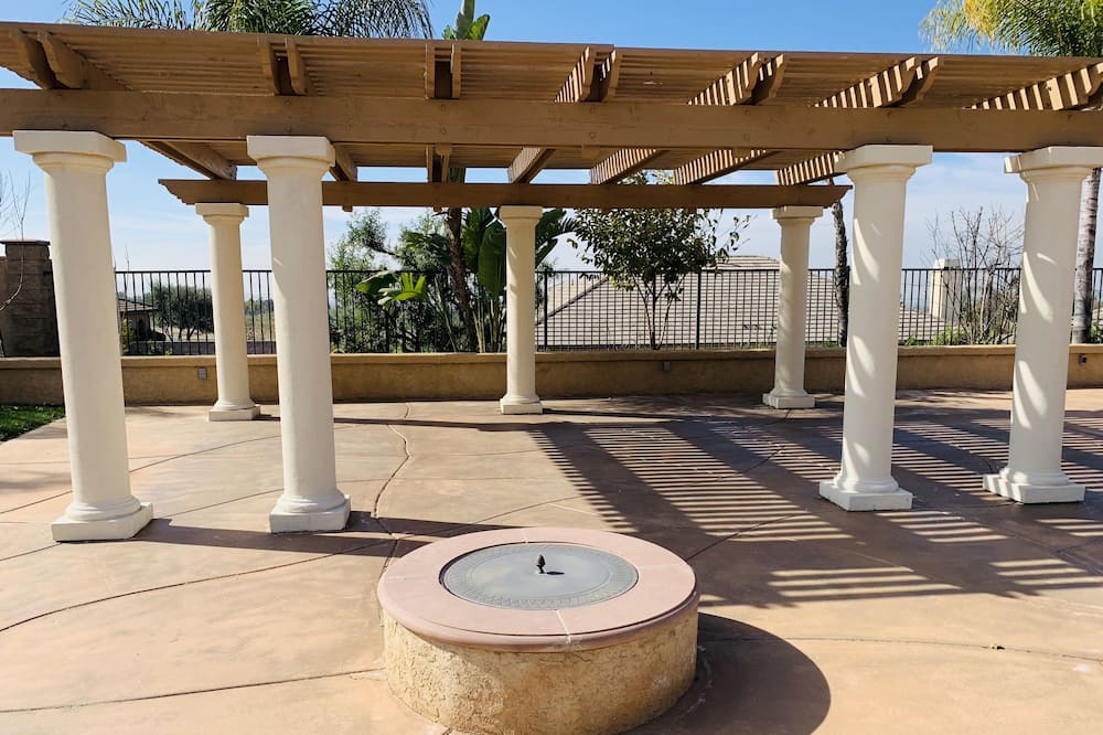 Photo of Outdoor in Alessandro Heights