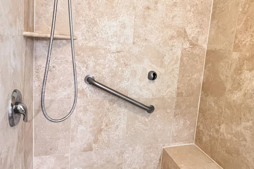 Photo of Bathroom in Kit Carson