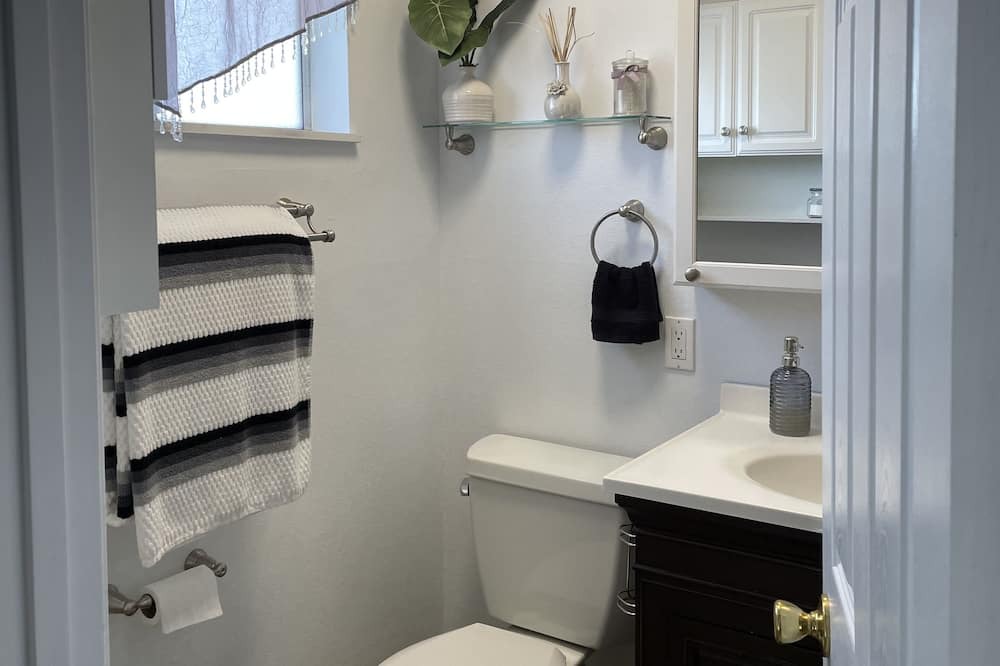 Photo of Bathroom in Eastvale