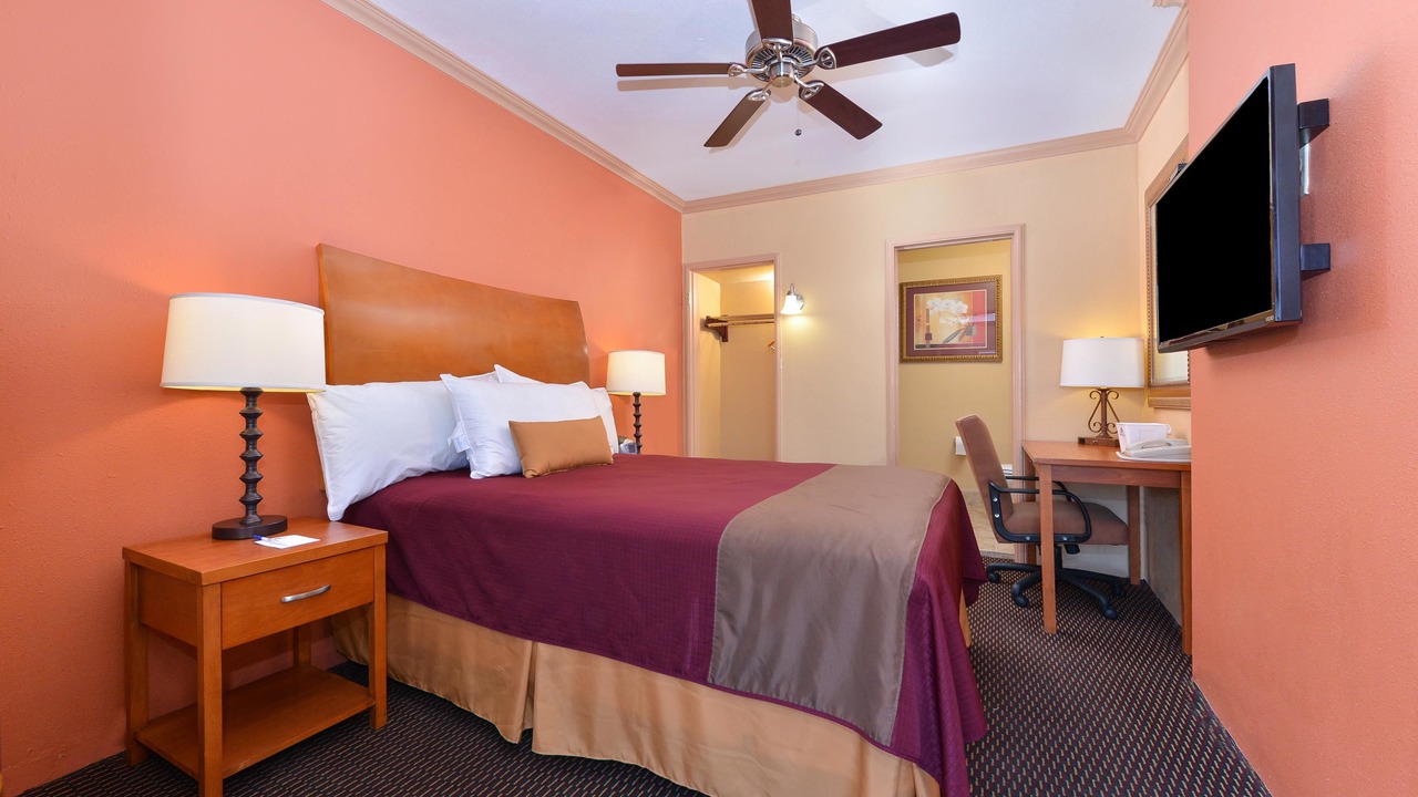 Photo of Bedroom in Porterville