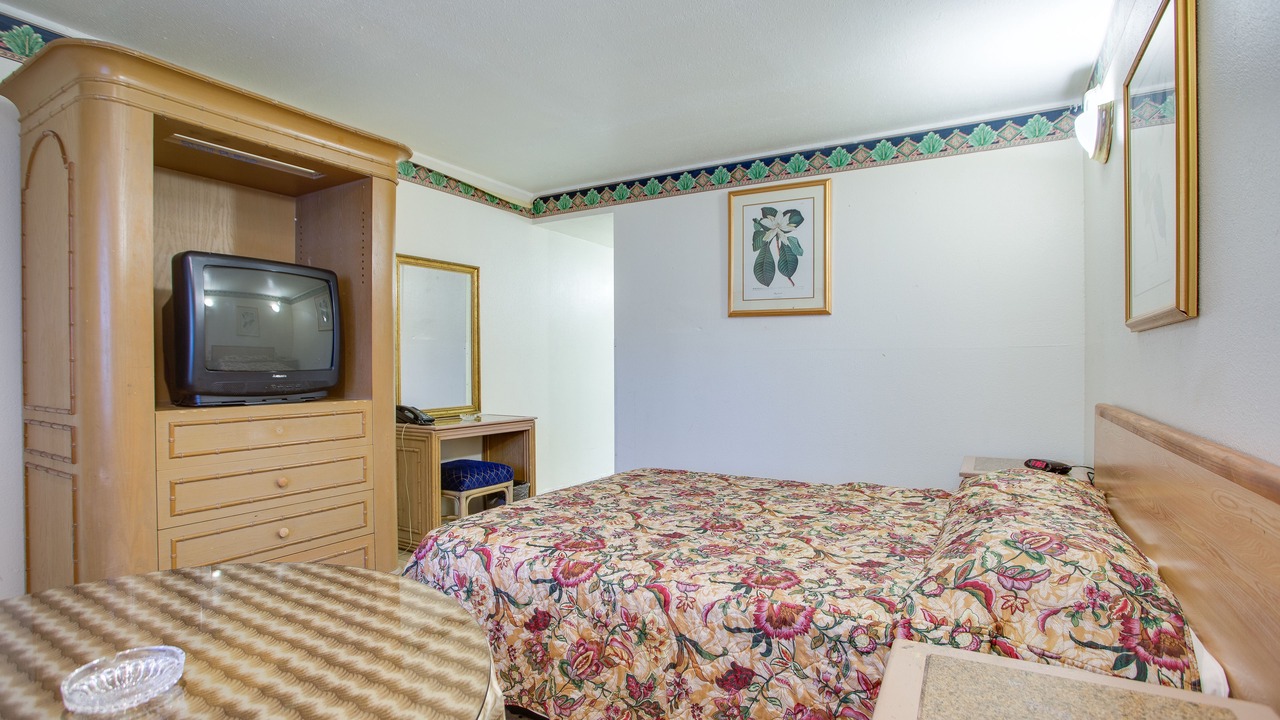 Photo of Bedroom in East Whittier