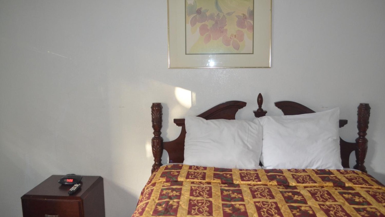 Photo of Bedroom in North Long Beach