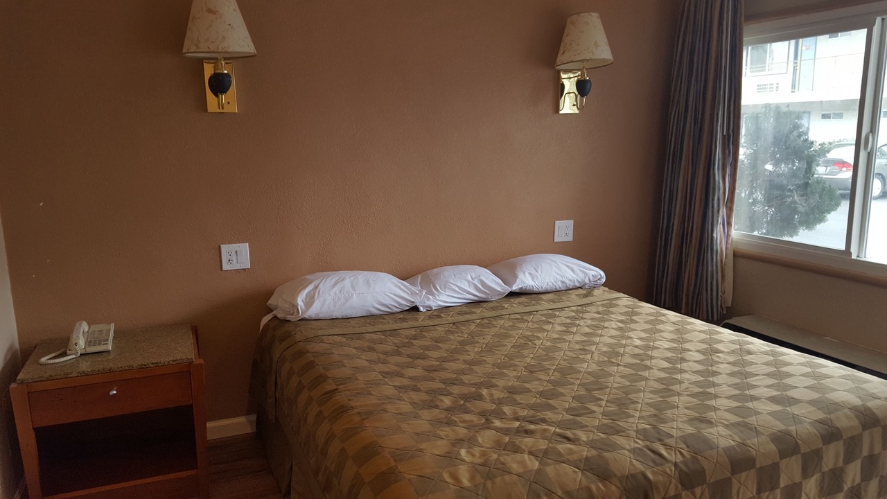 Photo of Bedroom in Longfellow