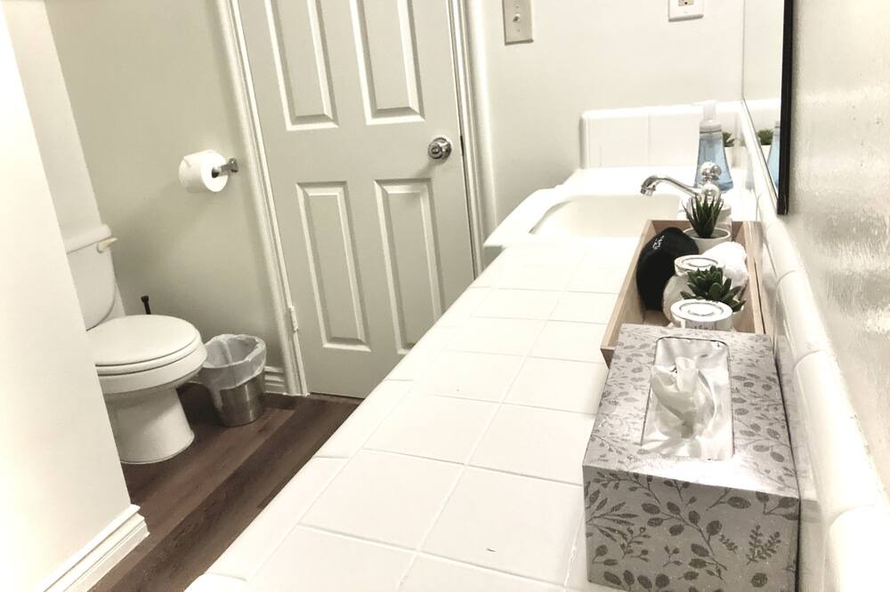 Photo of Bathroom in Glendale