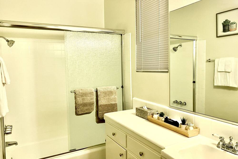 Photo of Bathroom in Glendale
