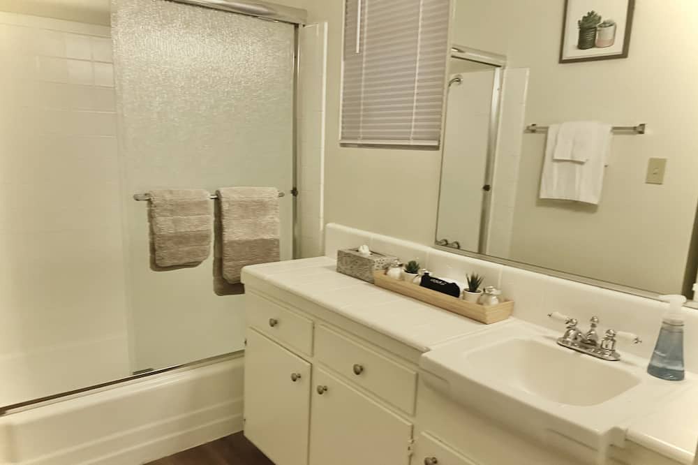 Photo of Bathroom in Glendale