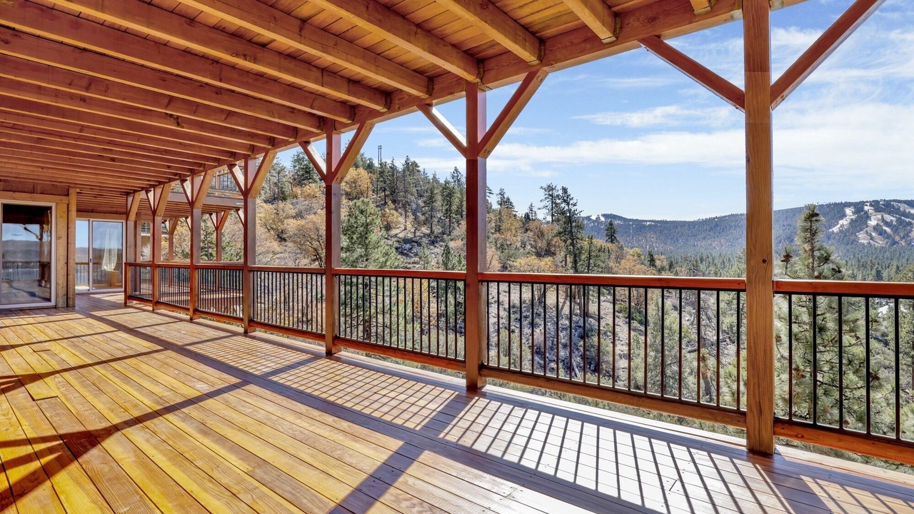 Photo of Patio Balcony in Castle Glen Estates