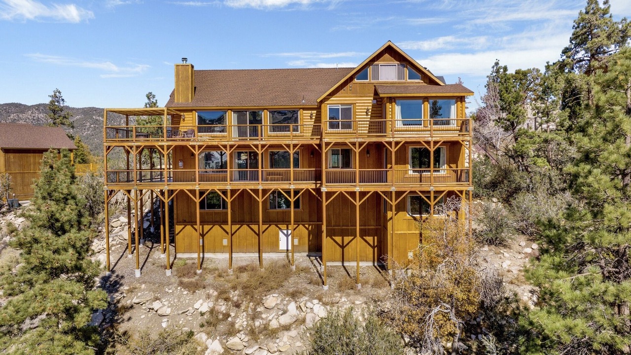 Photo of Outdoor in Castle Glen Estates