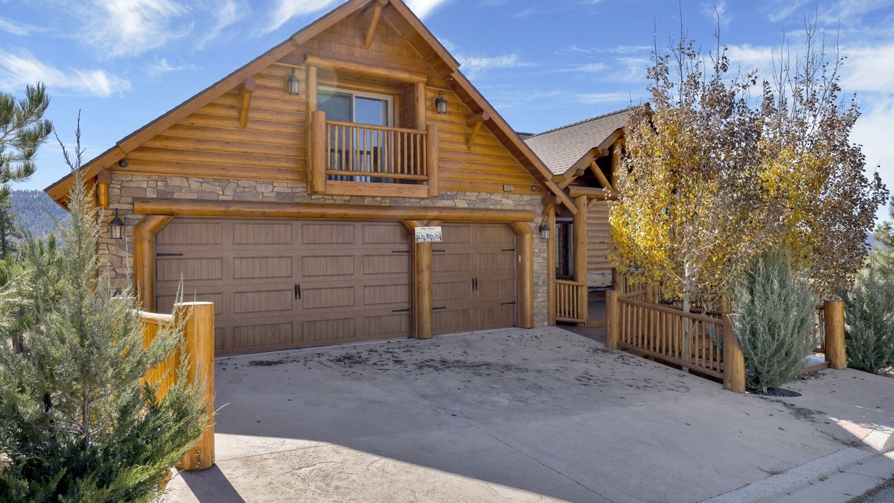 Photo of Outdoor in Castle Glen Estates