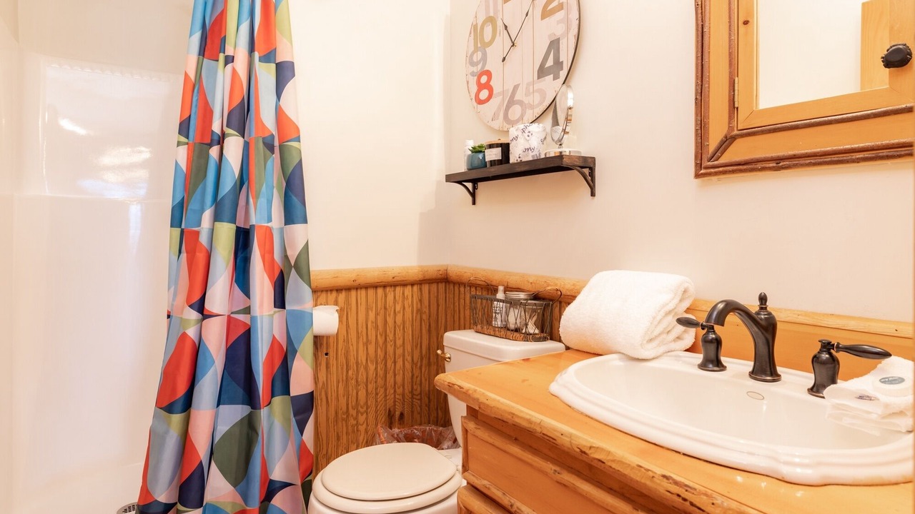 Photo of Bathroom in Fawnskin